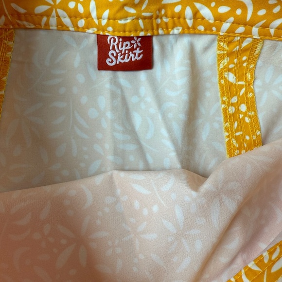 Rip Skirt Yellow Floral Short Wrap Skirt Cover Up Lightweight Fast Drying - Picture 2 of 4